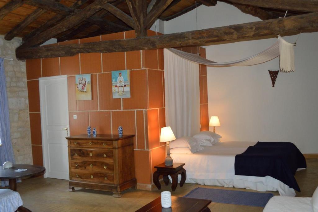 ホテル Les Vents Bleus Donnazac 部屋 写真